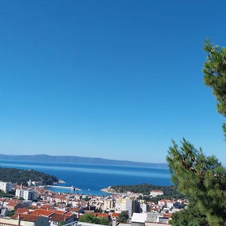 Apartman Lara *