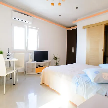 Apartman Lara *